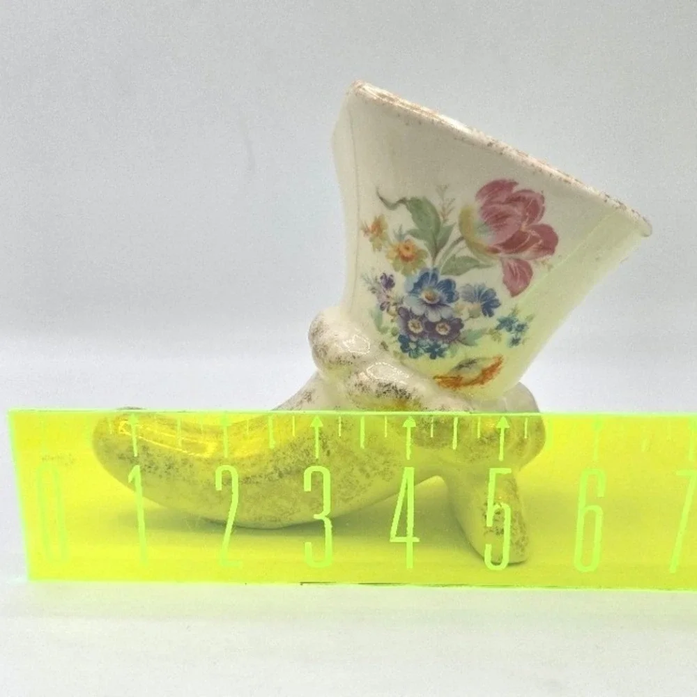 Vintage Royal China 22KT Weeping Gold Floral‎ Porcelain Pixie Shoe Vase